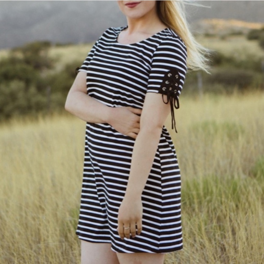 🌻 Black and White Striped Cotton T-shirt Dress